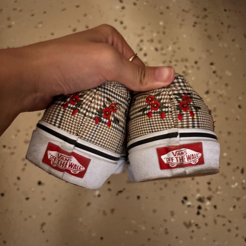 Vans - Picture 3 of 3